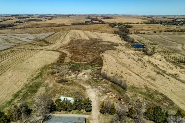 19640 Pawnee Rd, Bennington, NE 68007